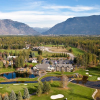 Meadow Lake Resort & Condos in Western Montana
